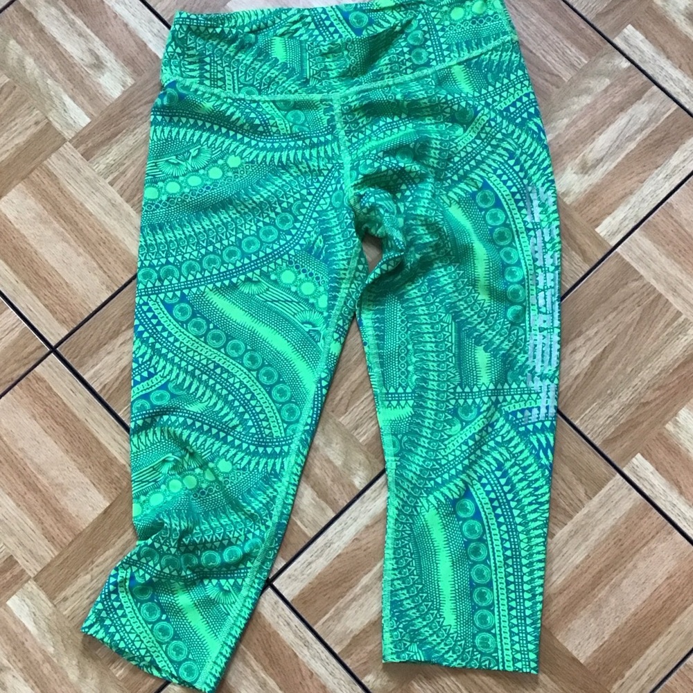 Zumba Fitness Green Patterned Capris